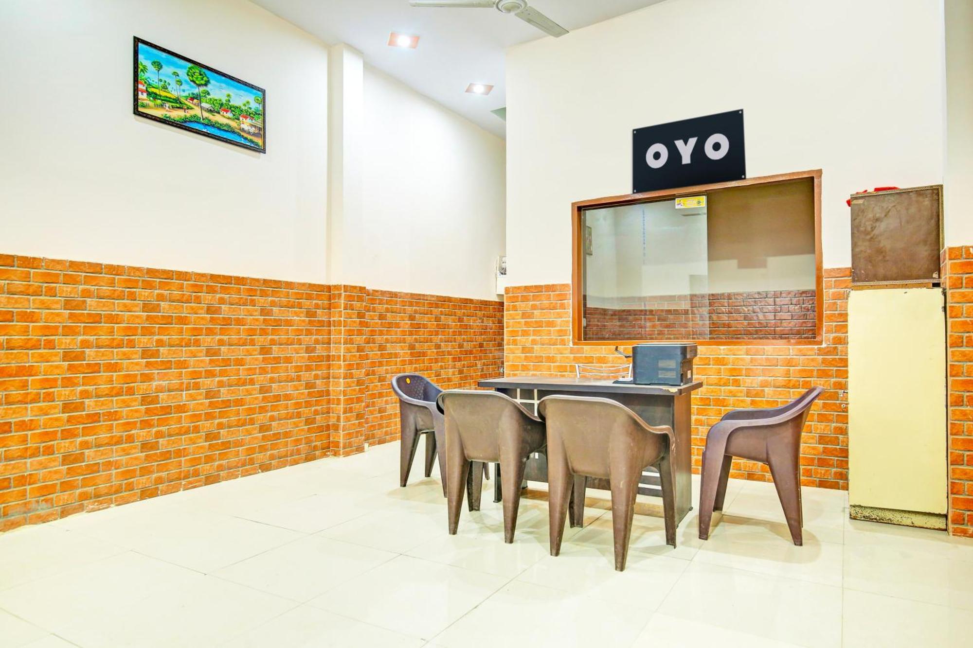 Super Hotel O Sirsa Hotel & Guest House Exterior foto